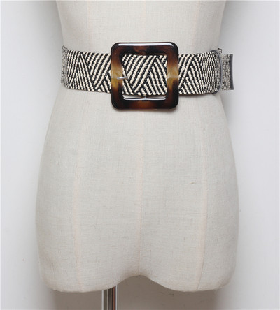 Napi női öv három színben, négyzet alakú csattal