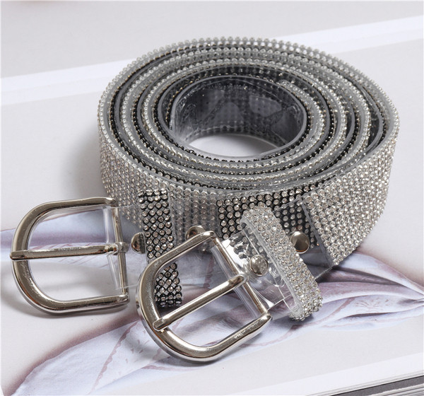 Σύγχρονη γυναικεία ζώνη σε μαύρο χρώμα και άσπρο με πέτρες