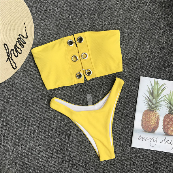 Női modern fürdőruha két részben fém díszítéssel