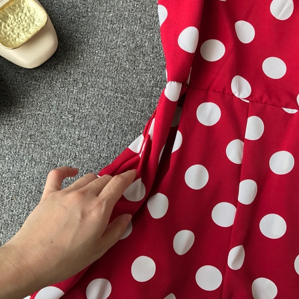 Modern női jumpsuit pöttyökkel több színben