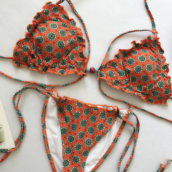 Κομψό γυναικείο μαγιό  με δεσμούς στοιχείων