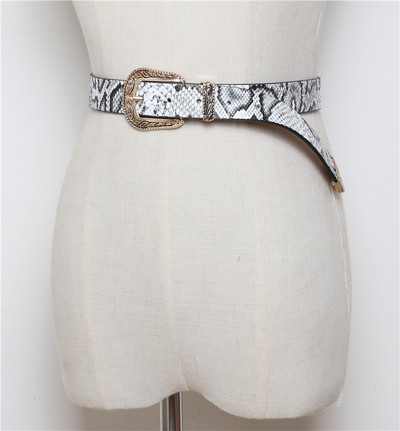 Korszerű női műbőr öv több színben