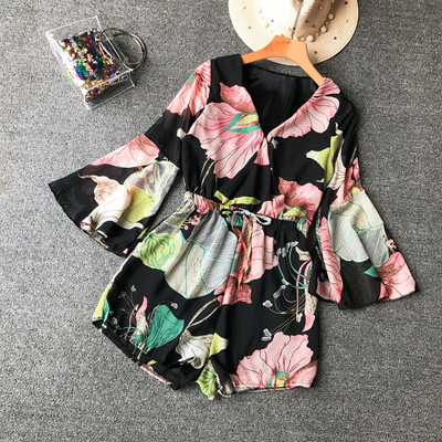 Stílusos női jumpsuit V-nyakkal és virágmintával több színben