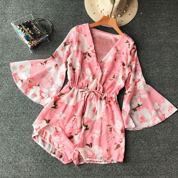 Stílusos női jumpsuit V-nyakkal és virágmintával több színben