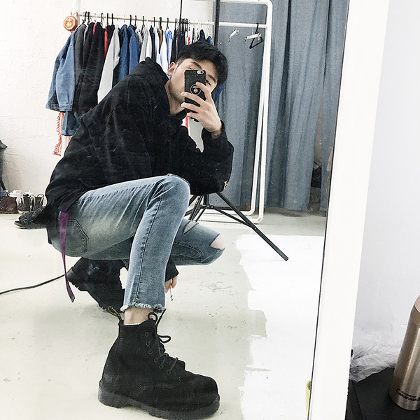 Lezser férfi farmernadrág szakadt motívumokkal