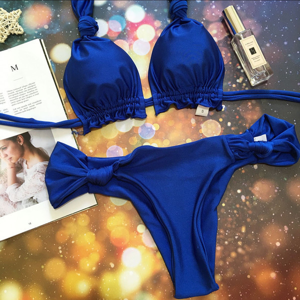 Stílusos női fürdőruha négy színben, háromszög alakú felsővel