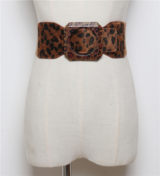 Elasztikus női öv leopárd mintával, világos és sötét színben