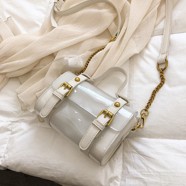 Stílusos női lakkbőr táska három színben, fém elemekkel, rövid és hosszú fogantyúval