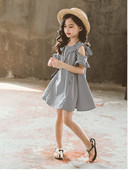 Rochie modernă în carouri pentru copii în roșu și negru