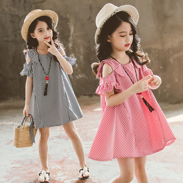 Rochie modernă în carouri pentru copii în roșu și negru