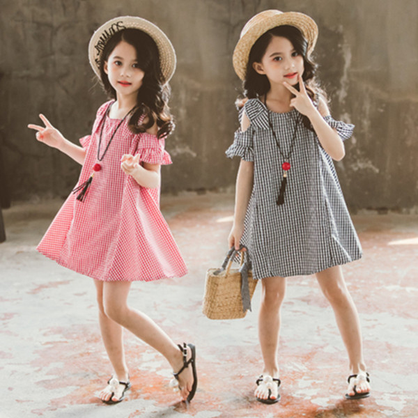 Rochie modernă în carouri pentru copii în roșu și negru