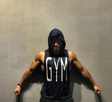 Αθλητικό casual ανδρικό αμάνικο μπλουζάκι  με κουκούλα σε διάφορα χρώματα 