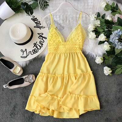 Női modern nyári ruha csipkével és vékony pántokkal több színben