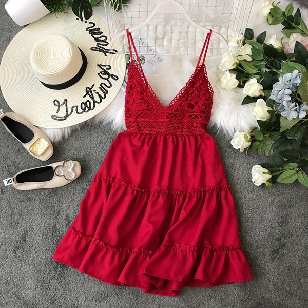 Női modern nyári ruha csipkével és vékony pántokkal több színben