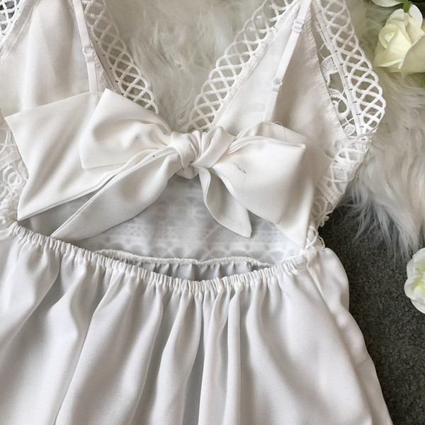 Női modern nyári ruha csipkével és vékony pántokkal több színben