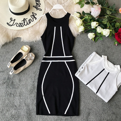 Női ruha Slim-modell fekete-fehér színben