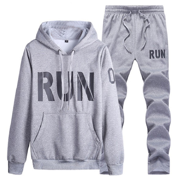 Férfi sportruha három színben felirattal