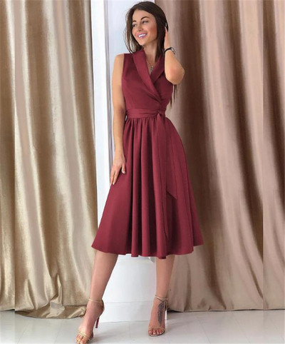 Κομψό γυναικείο φόρεμα με ντεκολτέ σε σχήμα V σε τέσσερα χρώματα