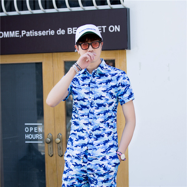 Μοντέρνο ανδρικό σύνολο  πουκάμισο και σορτς με καμουφλάζ πριντ