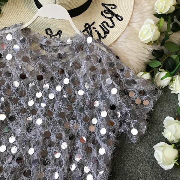 Modern női póló flitterekkel, két színben