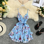 Rochie elegantă de damă, cu decolteu adânc și bretele subțiri