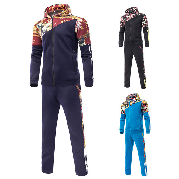 Aktuális férfi öltöny három színben fehér szegéllyel