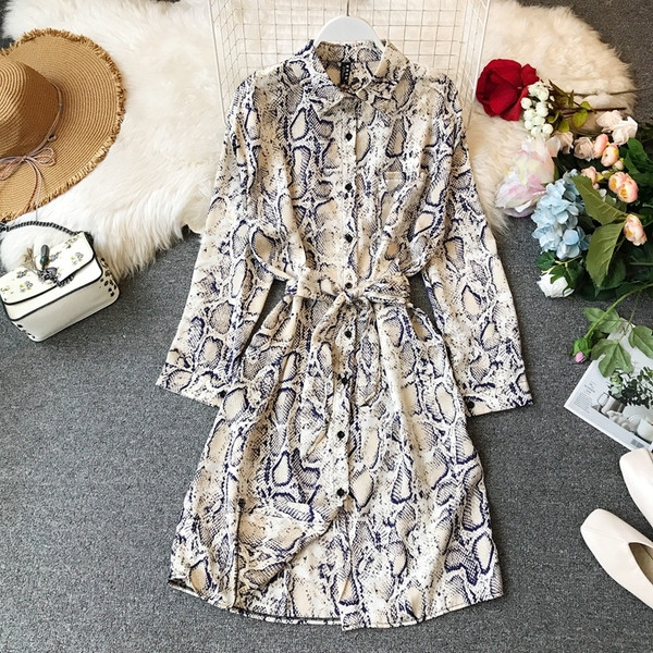 Modern női ruha mintával több színben