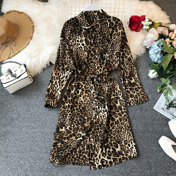 Modern női ruha mintával több színben