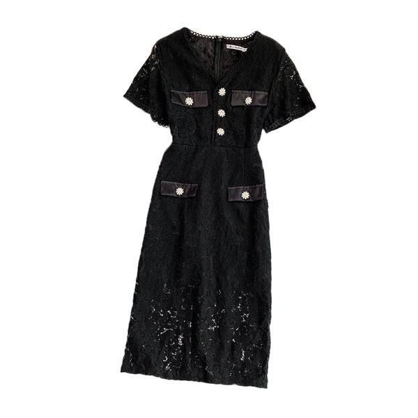 Modern női ruha gombokkal és V-nyakú fekete-fehér színben