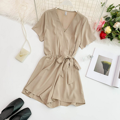 Κομψή γυναικεία φόρμα με κορδέλα και V-neckline