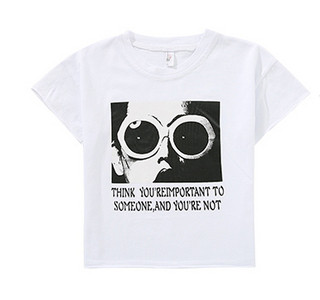 Modern, rátéttel ellátott gyerekpóló fiúknak