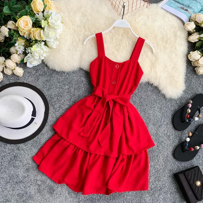 Modern női ruha vastag pántokkal és gombokkal több színben