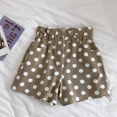 Divatos női rövidnadrág magas derékkal, három színű pöttyökkel