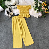 Μοντέρνες γυναικείες φόρμες σε διάφορα χρώματα