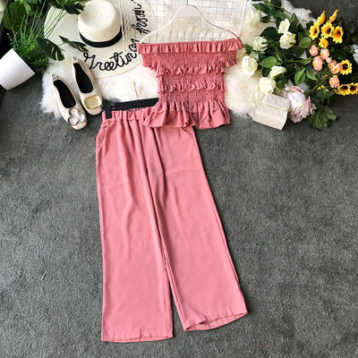 Μοντέρνες γυναικείες φόρμες σε διάφορα χρώματα