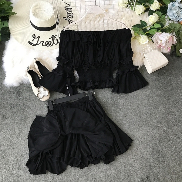 Κομψό γυναικέιο σετ  σε διαφορετικά χρώματα