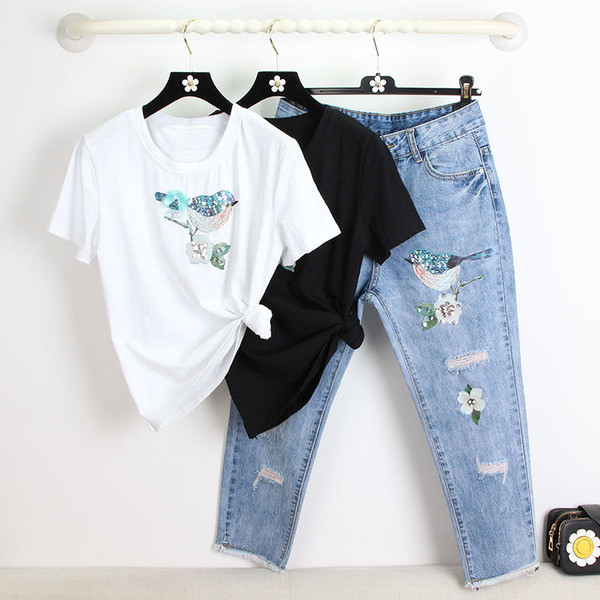 Stílusos női kétrészes szett hímzéssel