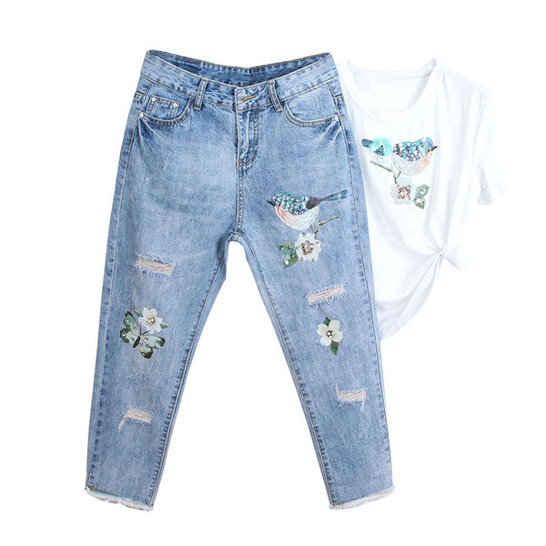 Stílusos női kétrészes szett hímzéssel