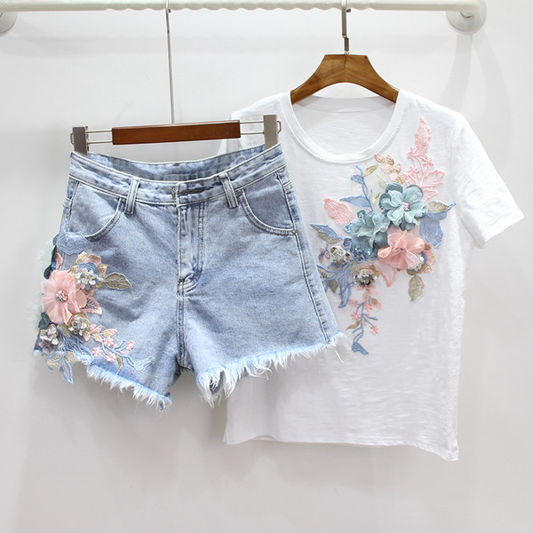 Καθημερινό γυναικέιο σετ  με τρισδιάστατα στοιχεία σε ροζ χρώμα