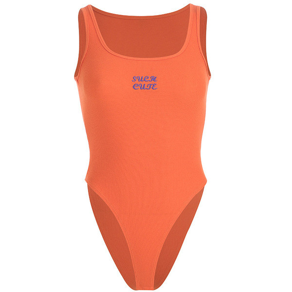 Corp de femeie zilnic cu o inscripție portocalie