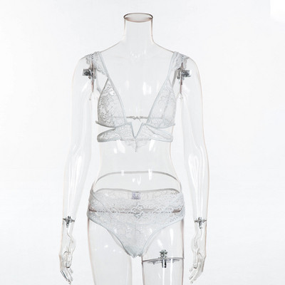 Εντυπωσιακό γυναικέιο σετ εσώρουχα με δαντέλα  σε λευκό και μαύρο χρώμα