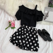 Μοντέρνο γυναικείο σετ από δύο κομμάτια σορτς + μπλούζα σε διάφορα χρώματα