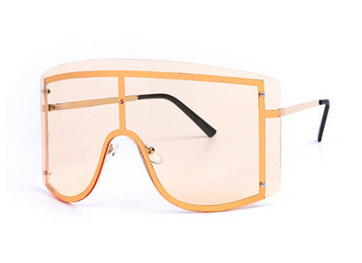 Aktuális női napszemüveg új modellje több színben