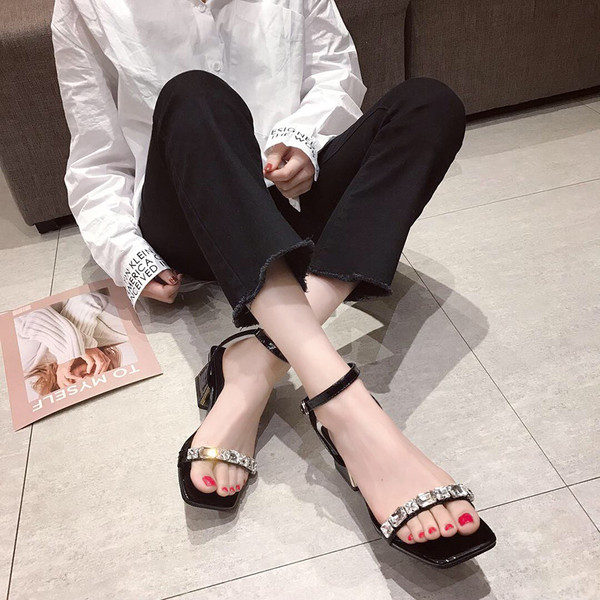 Sandale de dama stilate cu pietre decorative in doua culori