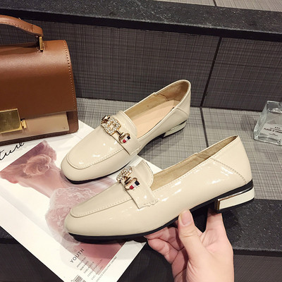 Γυναικεία παπούτσια από οικολογικό δέρμα σε δύο χρώματα