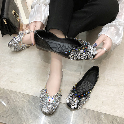 Γυναικεία κομψά παπούτσια σε δύο χρώματα με διακοσμητικές πέτρες