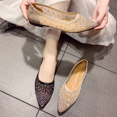 Μοντέρνα γυναικεία παπούτσια με διακοσμητικές πέτρες σε δύο χρώματα