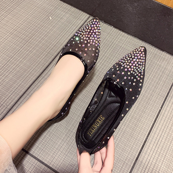 Modern női cipő díszkövekkel, két színben