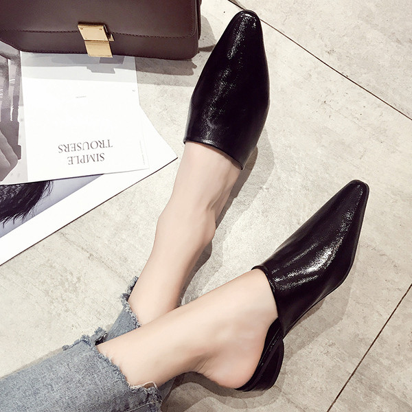 Modern női cipő sarokkal három színben, öko bőrből