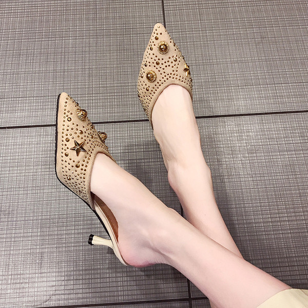 Aktuális női alacsony sarkú papucs díszkövekkel